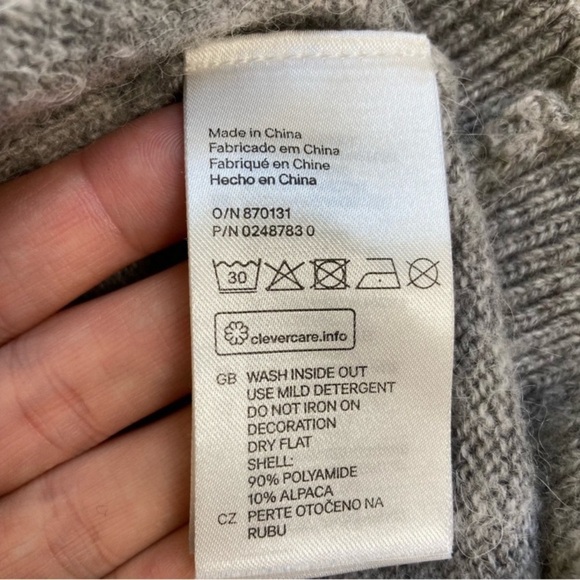 H&M Women’s Sequin Perfume Bottle Gray Crewneck Sweater Alpaca Blend Soft Sz M - Picture 8 of 12